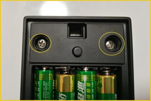 顏值超群，內在有料！行業權威媒體拆機測評KUB-KX9智能鎖!