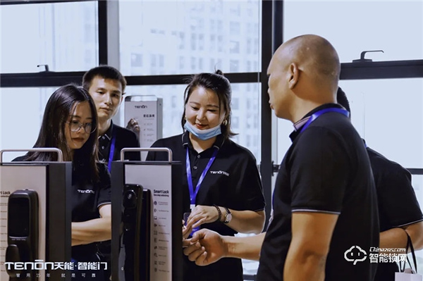 智聯(lián)世界·亞太天能2021年度招商大會(huì)暨智能門鎖新品發(fā)布會(huì)完美收官！