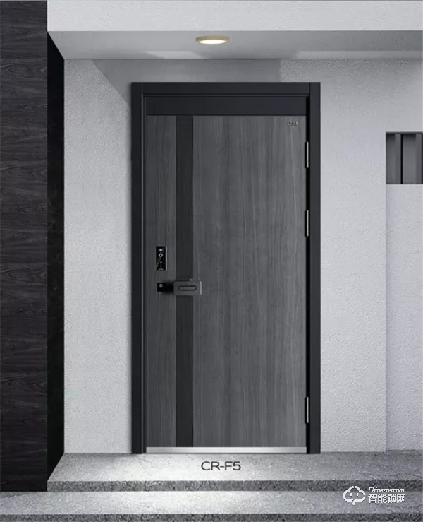 重磅！超人推出多款智能門，以極簡輕奢，能否重新定義現(xiàn)代戶門？