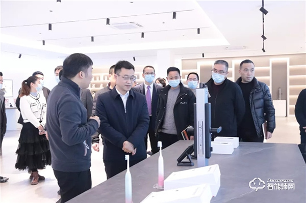 市委書(shū)記新年“三服務(wù)”首訪超人，勉勵(lì)企業(yè)堅(jiān)定信心乘勢(shì)而上，搶機(jī)遇抓發(fā)展