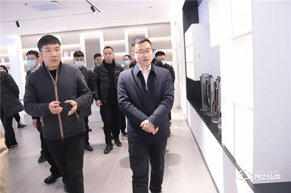 市委書(shū)記新年“三服務(wù)”首訪超人，勉勵(lì)企業(yè)堅(jiān)定信心乘勢(shì)而上，搶機(jī)遇抓發(fā)展