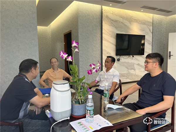 小智智能鎖‖中山鎮區領導實地走訪逸家安防，同心共謀促發展！