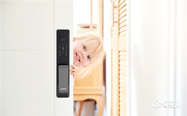 創維智能鎖｜智能門鎖指紋錄入的小細節：只有指紋錄制好了，智能鎖才能“秒”開