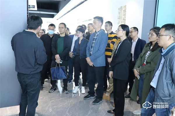 金華市委黨校中青年干部班學(xué)員到王力調(diào)研