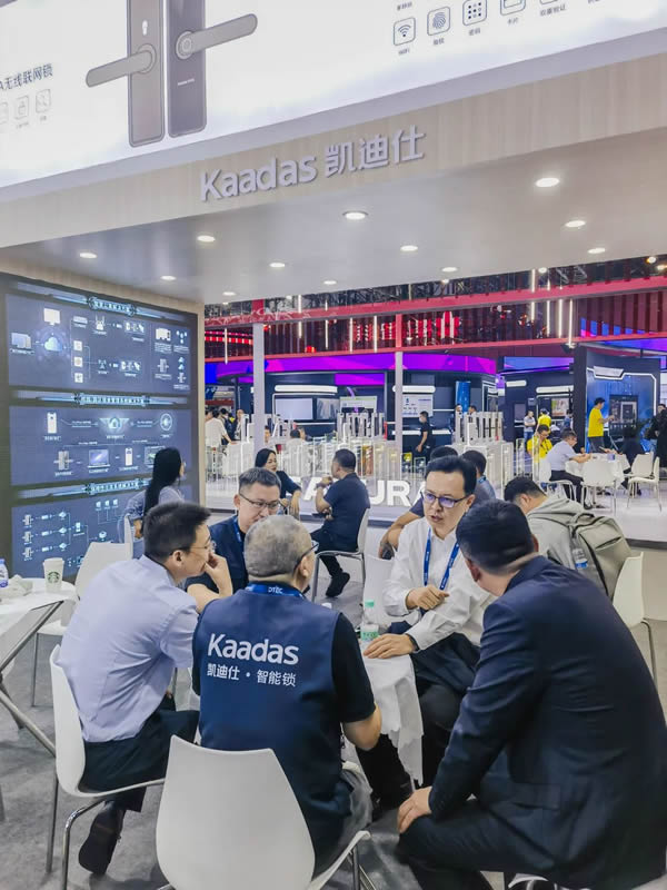 Kaadas凱迪仕重磅亮相雙展會，助力智能鎖行業高質量發展！