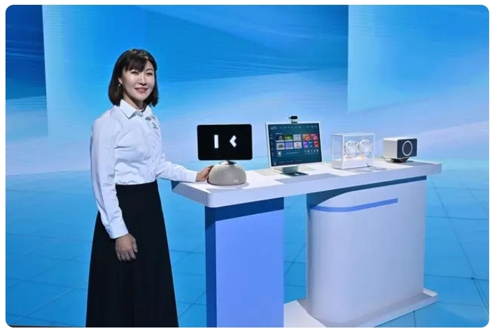 小度添添家庭機器人發(fā)布:全面接入文心一言大模型,售價4599元 小度添添家庭機器人發(fā)布:全面接入文心一言大模型,售價4599元