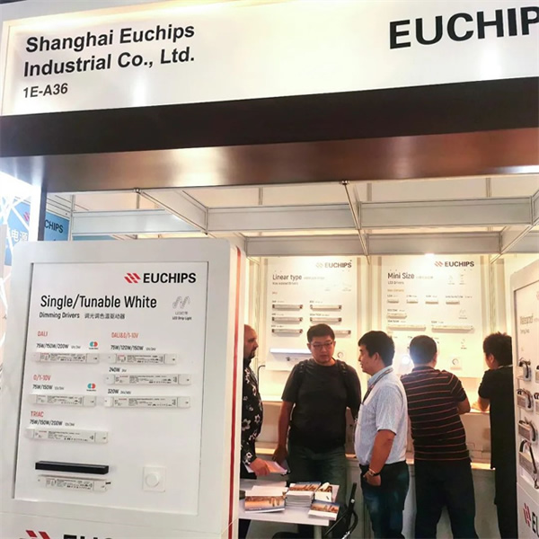 展會(huì)回顧 | 歐切斯驚艷亮相香港國(guó)際秋季燈飾展，引領(lǐng)智能調(diào)光新潮流