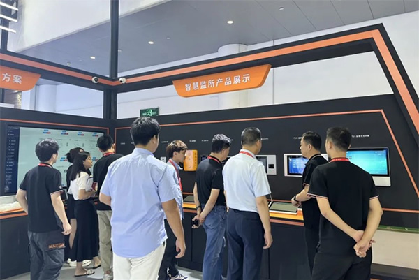 狄耐克亮相警安法務(wù)科技展，重磅嘉賓蒞臨添彩