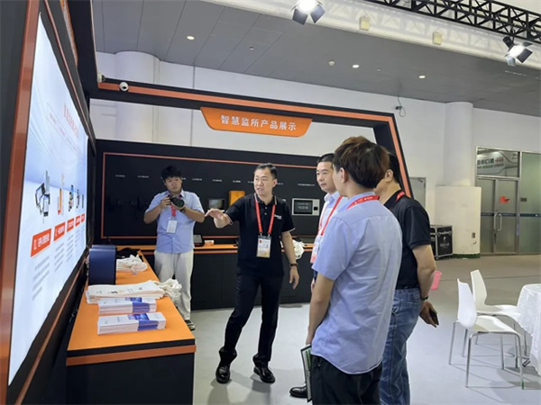 狄耐克亮相警安法務(wù)科技展，重磅嘉賓蒞臨添彩