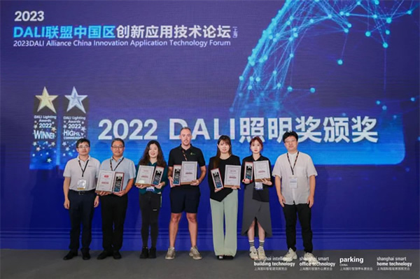 奔赴低碳，向綠而行 | 歐切斯智能調光在軌道交通中的應用