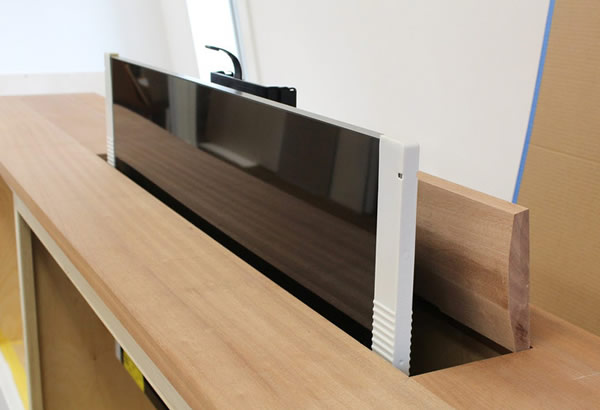 蘇大強玩上了癮 聊聊明玉家的升降電視