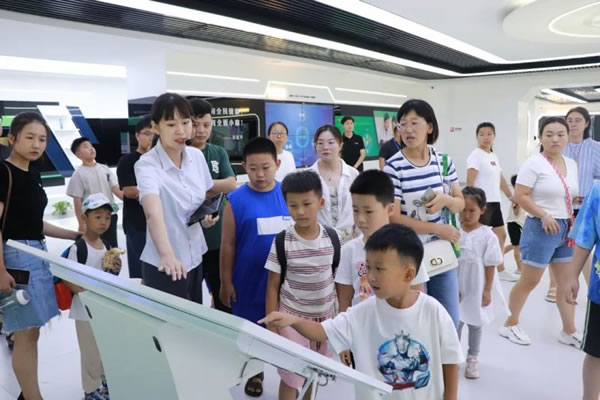科普研學,走進文達通智能家居的數字城市展館_1