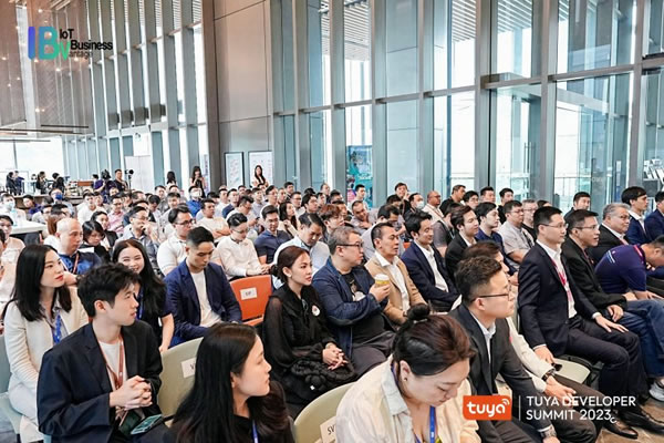 涂鴉智能亮相TUYA開發者大會(新加坡)_1
