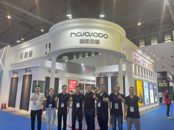 成都建博會開幕第一天，皇家金盾智能鎖成為人氣王_13