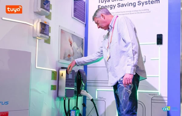 涂鴉智能CES 2023彰顯“硬核”技術(shù)力量_4