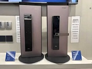 智能門鎖新品速覽:臉掌雙生物識別、AI大模型、創新材質丨AWE 2025